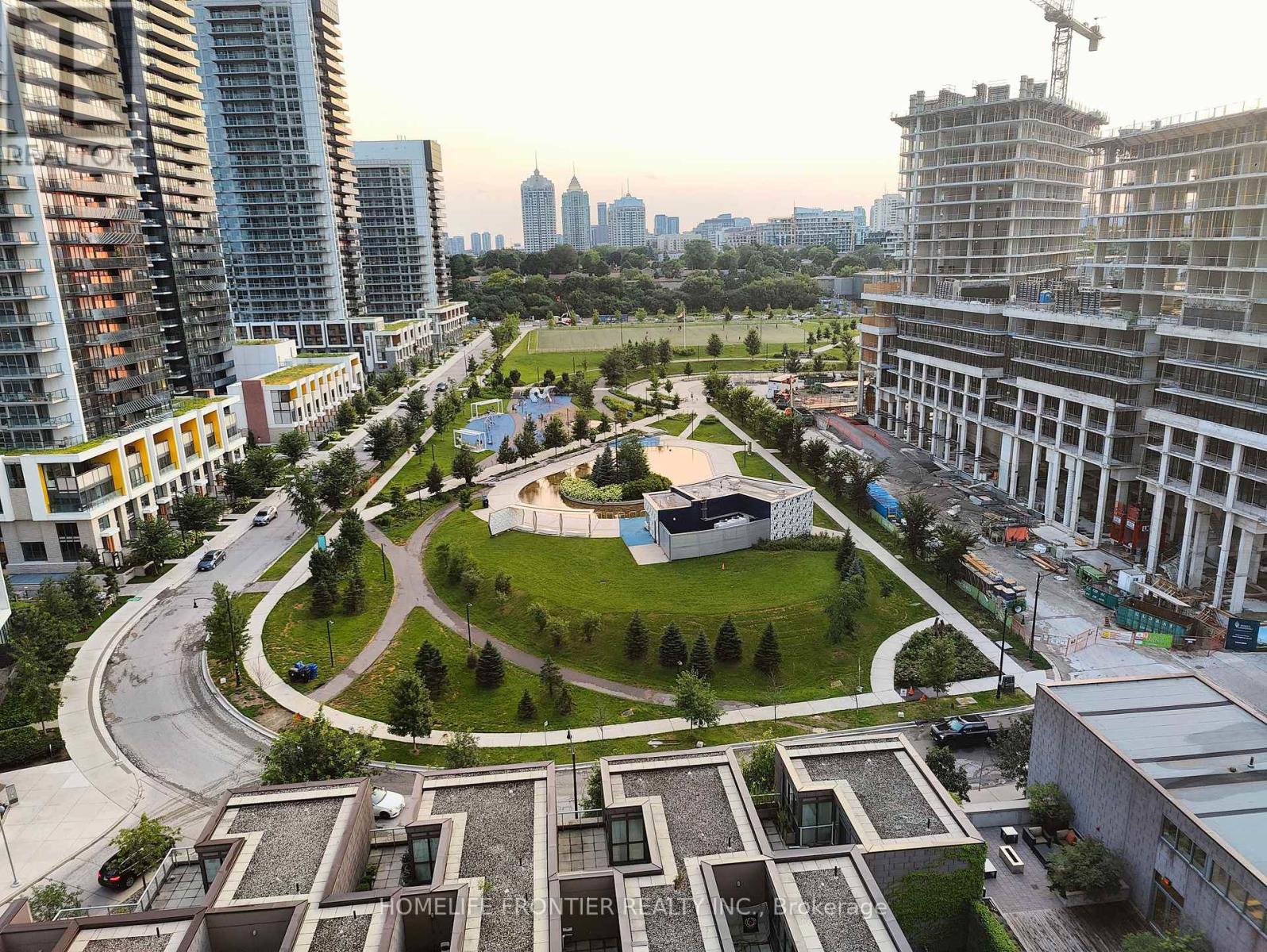 1712 - 121 Mcmahon Drive, Toronto, Ontario  M2K 0C2 - Photo 2 - C12916256