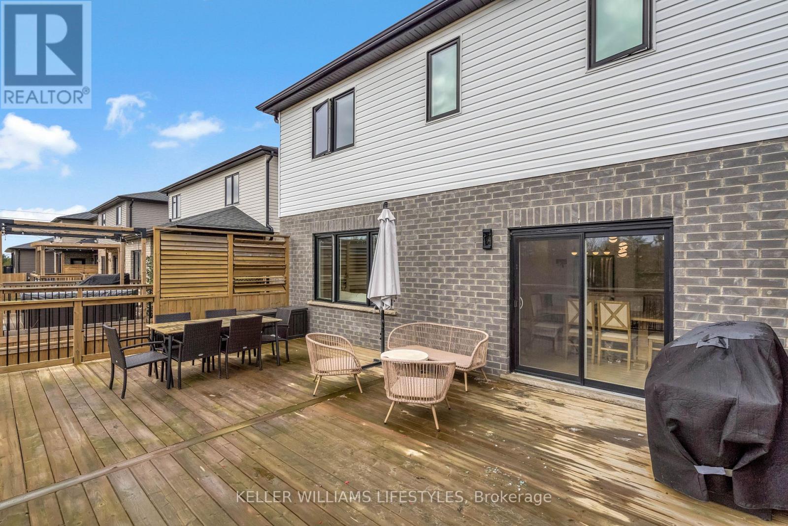 10 Mcneil Street, Strathroy-Caradoc, Ontario  N0L 1W0 - Photo 44 - X12908416