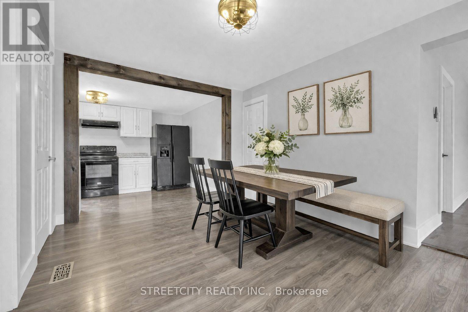 190 King Street, Southwest Middlesex, Ontario  N0L 1M0 - Photo 14 - X12916508