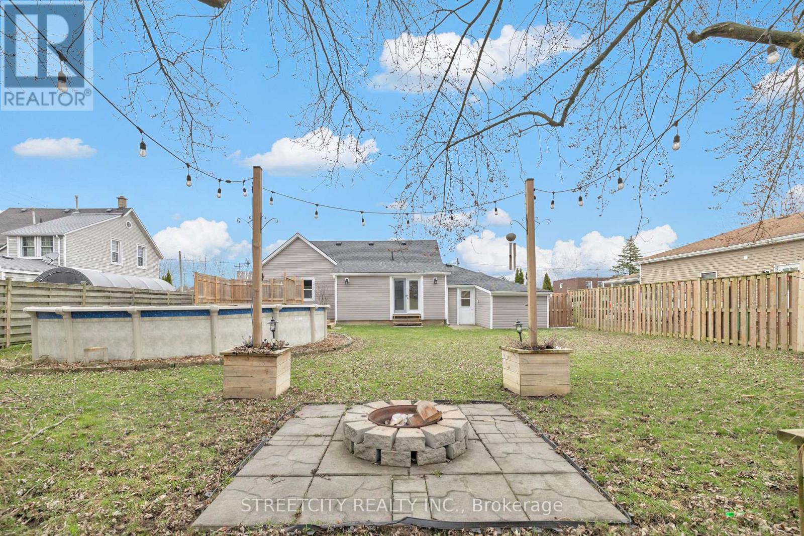 190 King Street, Southwest Middlesex, Ontario  N0L 1M0 - Photo 35 - X12916508