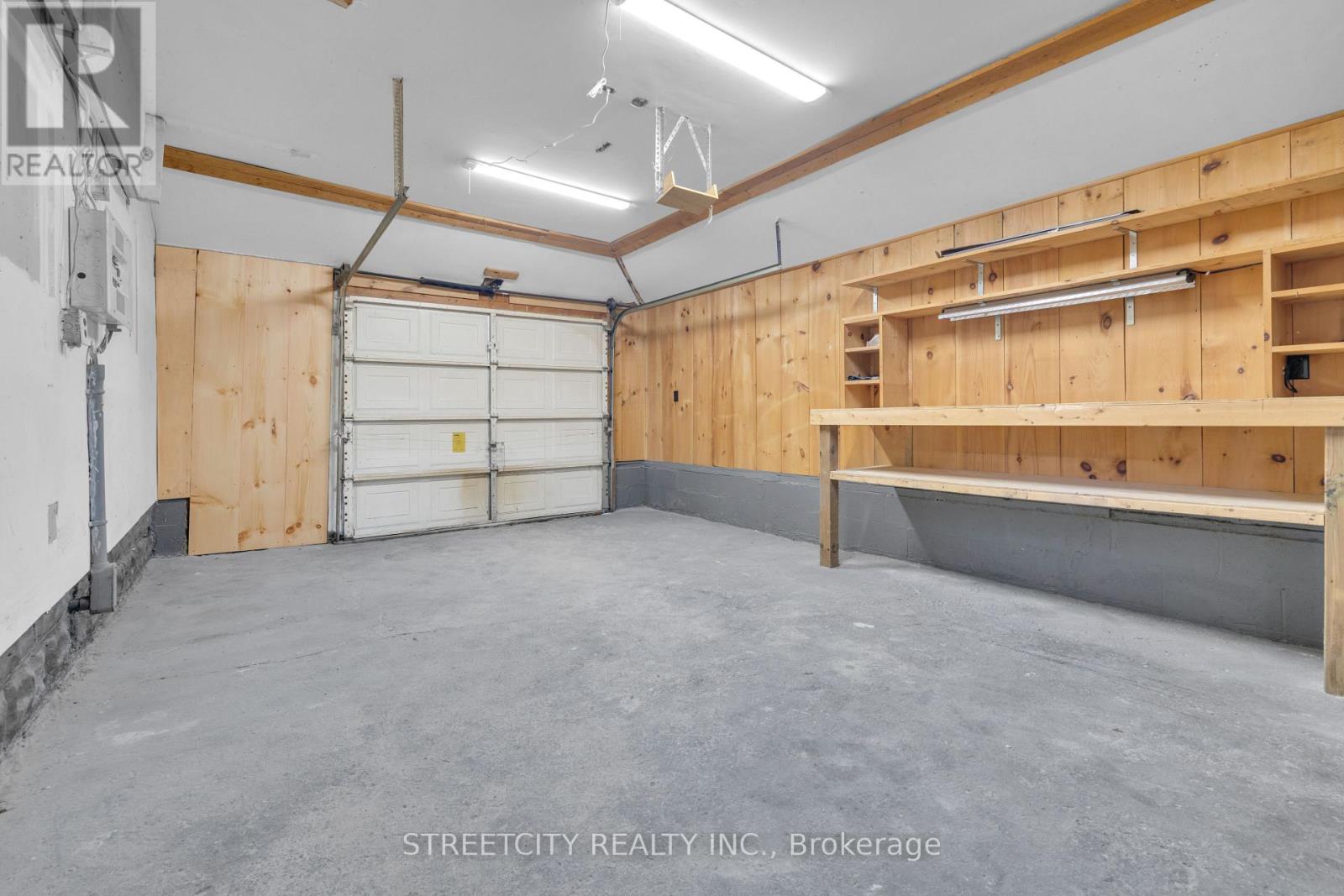 190 King Street, Southwest Middlesex, Ontario  N0L 1M0 - Photo 40 - X12916508