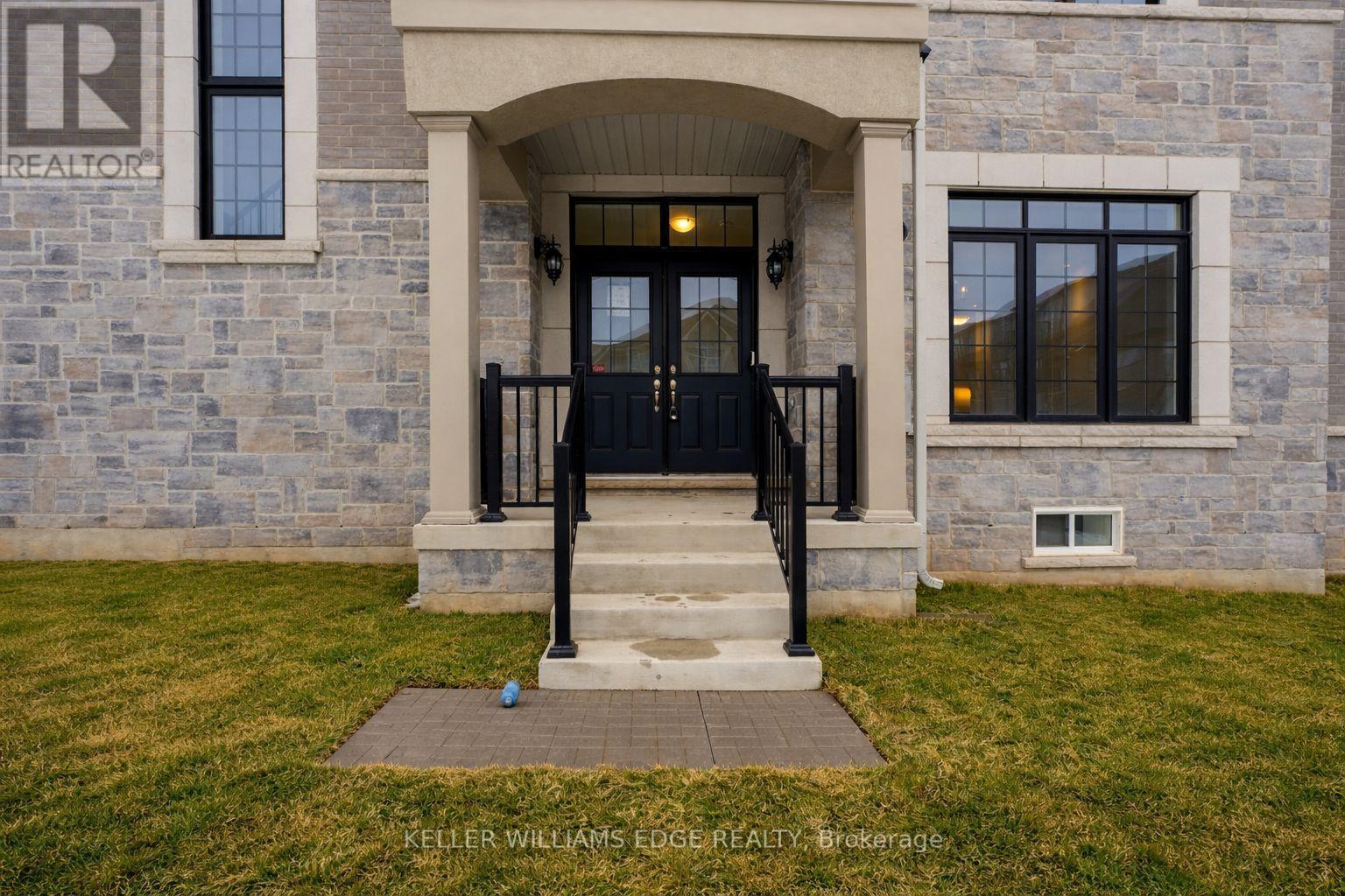 132 Settlers Road E, Oakville, Ontario  L6H 0Y3 - Photo 3 - W12869800