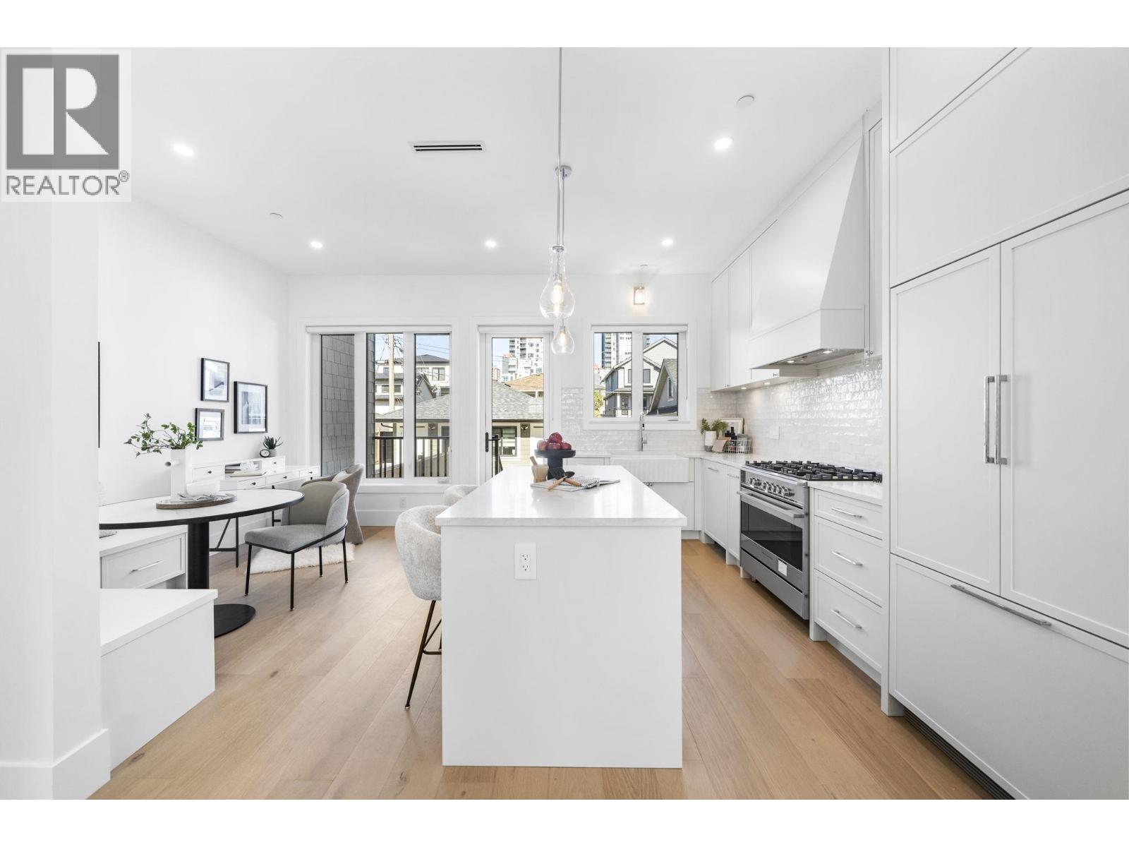 529 W 61st Avenue, Vancouver, British Columbia  V6P 2B4 - Photo 8 - R3103077