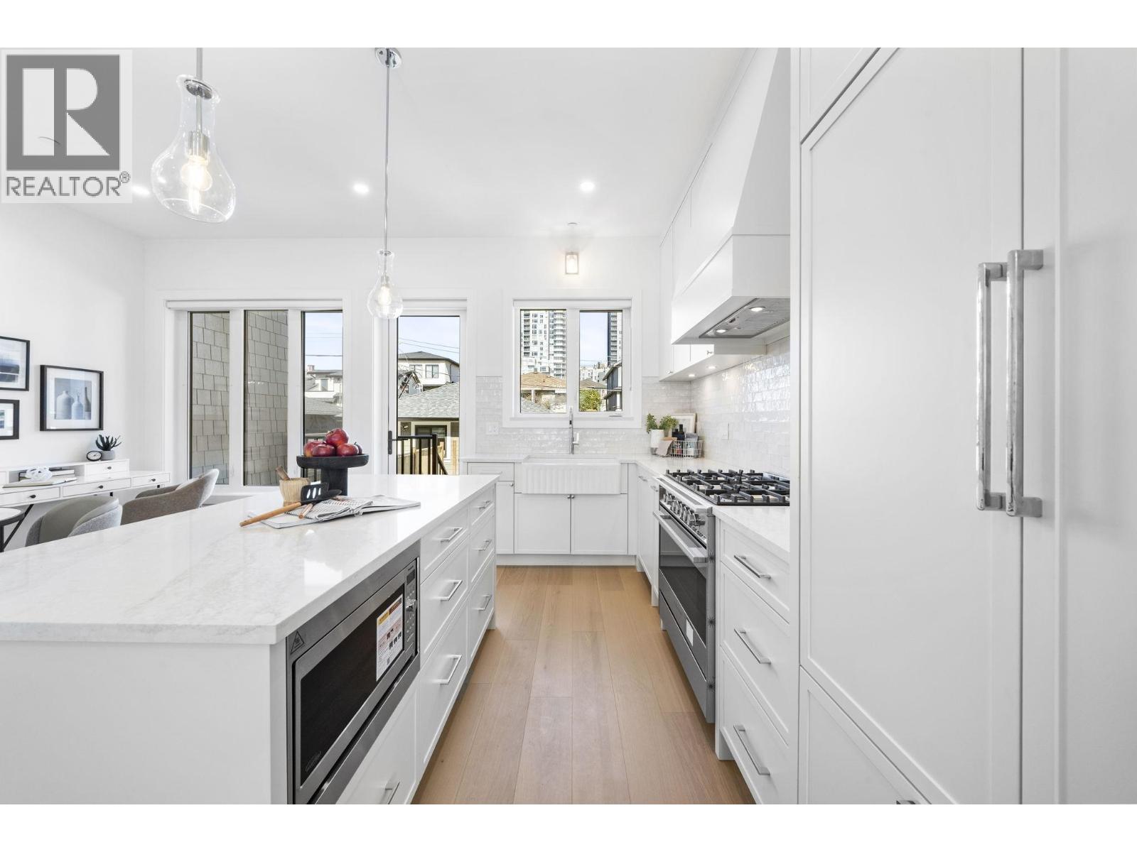 529 W 61st Avenue, Vancouver, British Columbia  V6P 2B4 - Photo 9 - R3103077