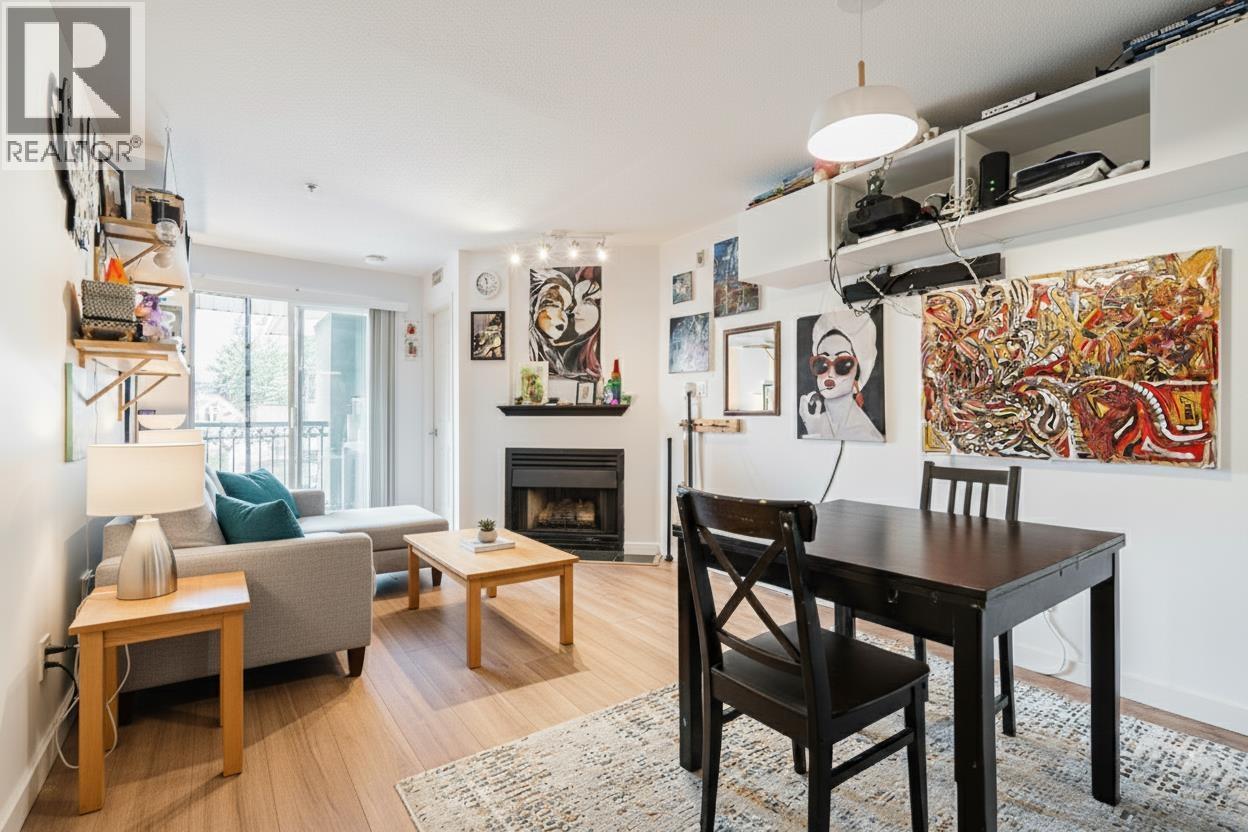 212 868 KINGSWAY, Vancouver, British Columbia