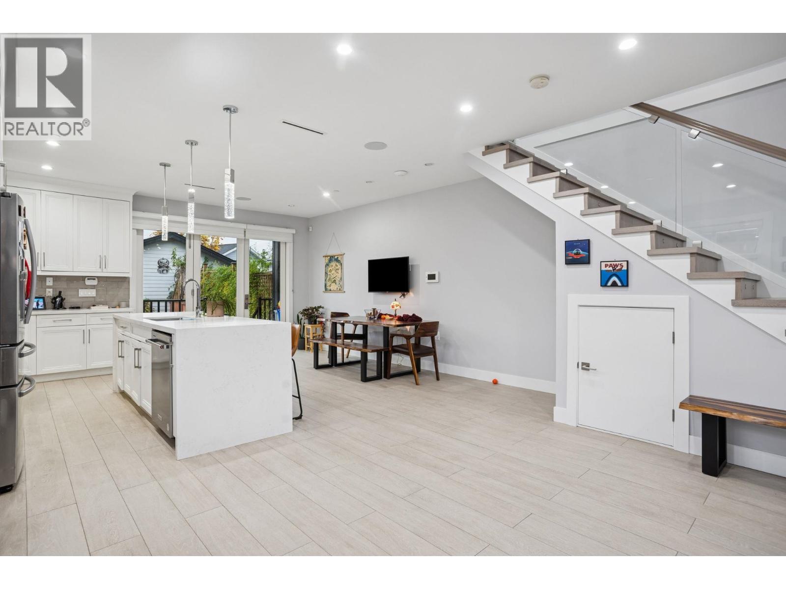 3045 East 59th Avenue, Vancouver, British Columbia  V5S 2B2 - Photo 10 - R3103113