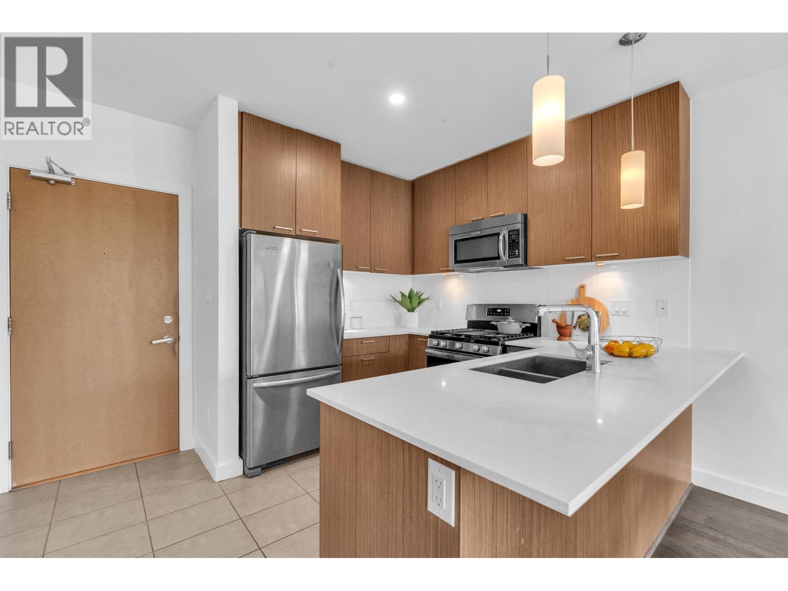 202 1330 Marine Drive, North Vancouver, British Columbia  V7P 1T4 - Photo 10 - R3102940