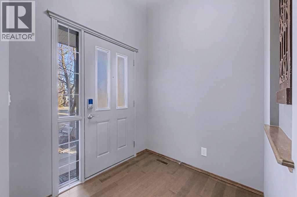 244 Eversyde Mews SW, Calgary, Alberta  T2Y 5E2 - Photo 5 - A2287075