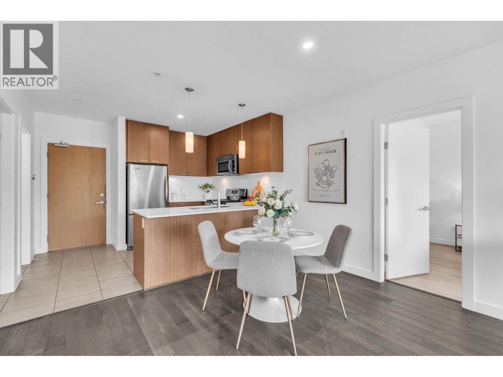 202 1330 Marine Drive, North Vancouver, British Columbia  V7P 1T4 - Photo 8 - R3102940