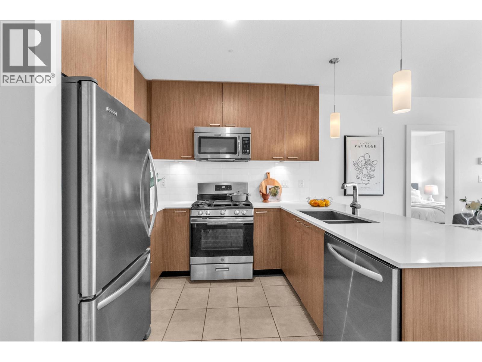 202 1330 Marine Drive, North Vancouver, British Columbia  V7P 1T4 - Photo 12 - R3102940