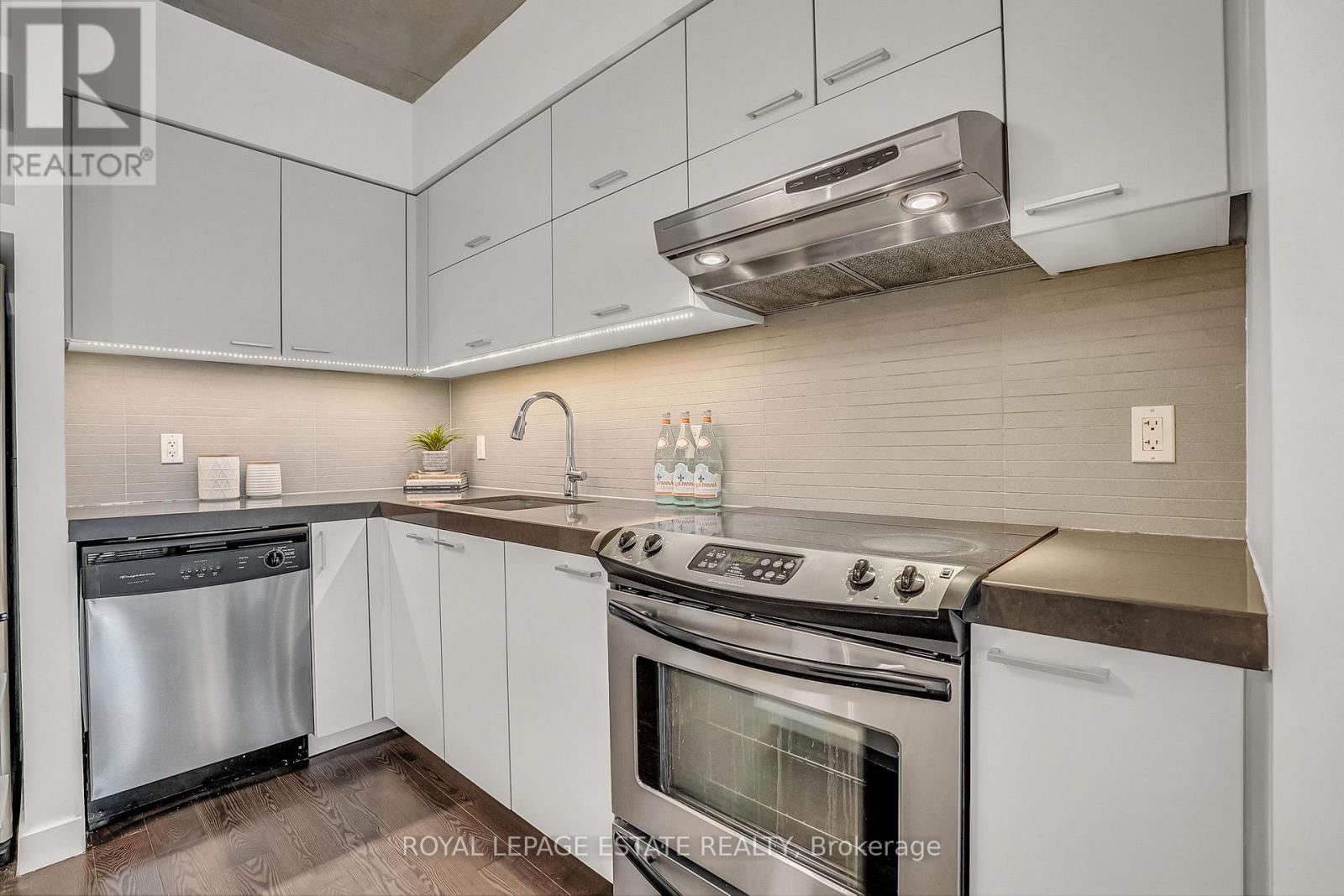 636 - 55 Stewart Street, Toronto, Ontario  M5V 2V1 - Photo 7 - C12916438