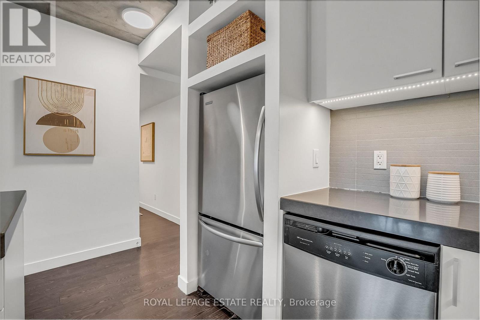 636 - 55 Stewart Street, Toronto, Ontario  M5V 2V1 - Photo 8 - C12916438