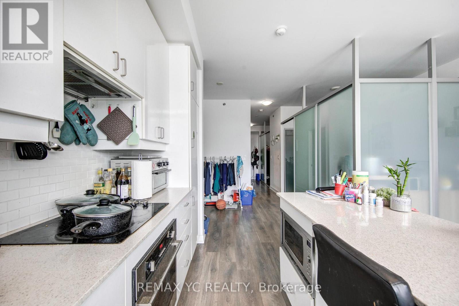 2610 - 426 University Avenue, Toronto, Ontario  M5G 1S9 - Photo 5 - C12916490