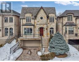 76 DUNBLAINE AVENUE, Toronto, Ontario