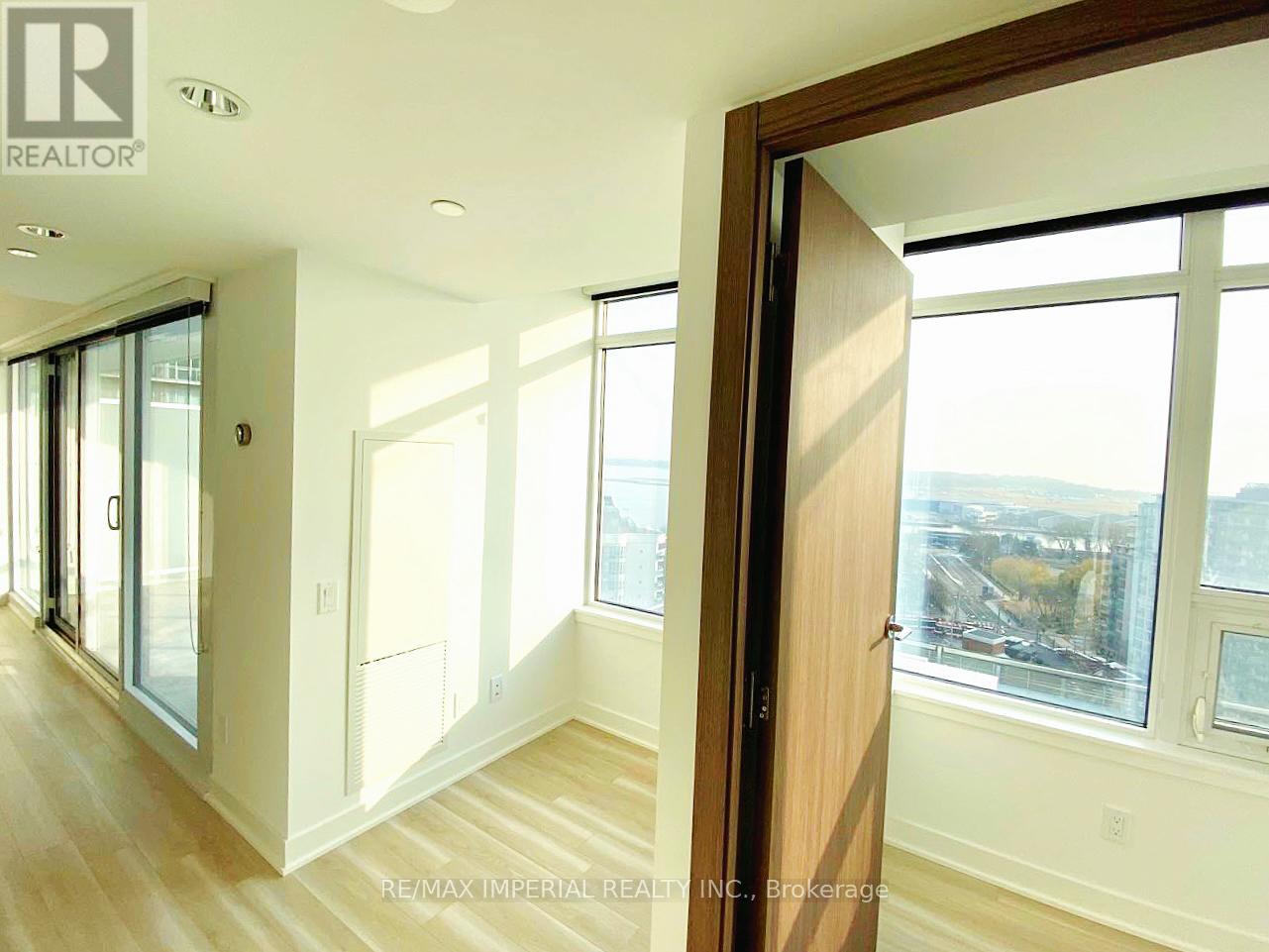 1902 - 17 Bathurst Street, Toronto, Ontario  M6A 2E1 - Photo 10 - C12916546