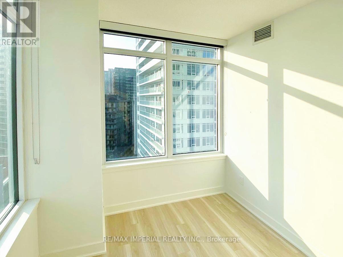 1902 - 17 Bathurst Street, Toronto, Ontario  M6A 2E1 - Photo 12 - C12916546