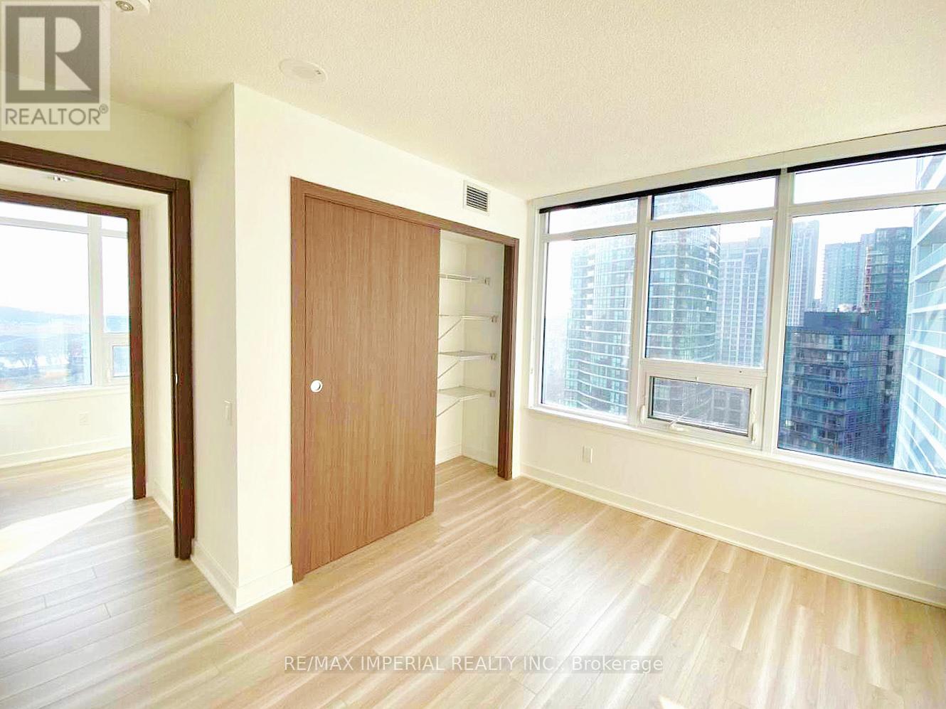 1902 - 17 Bathurst Street, Toronto, Ontario  M6A 2E1 - Photo 14 - C12916546