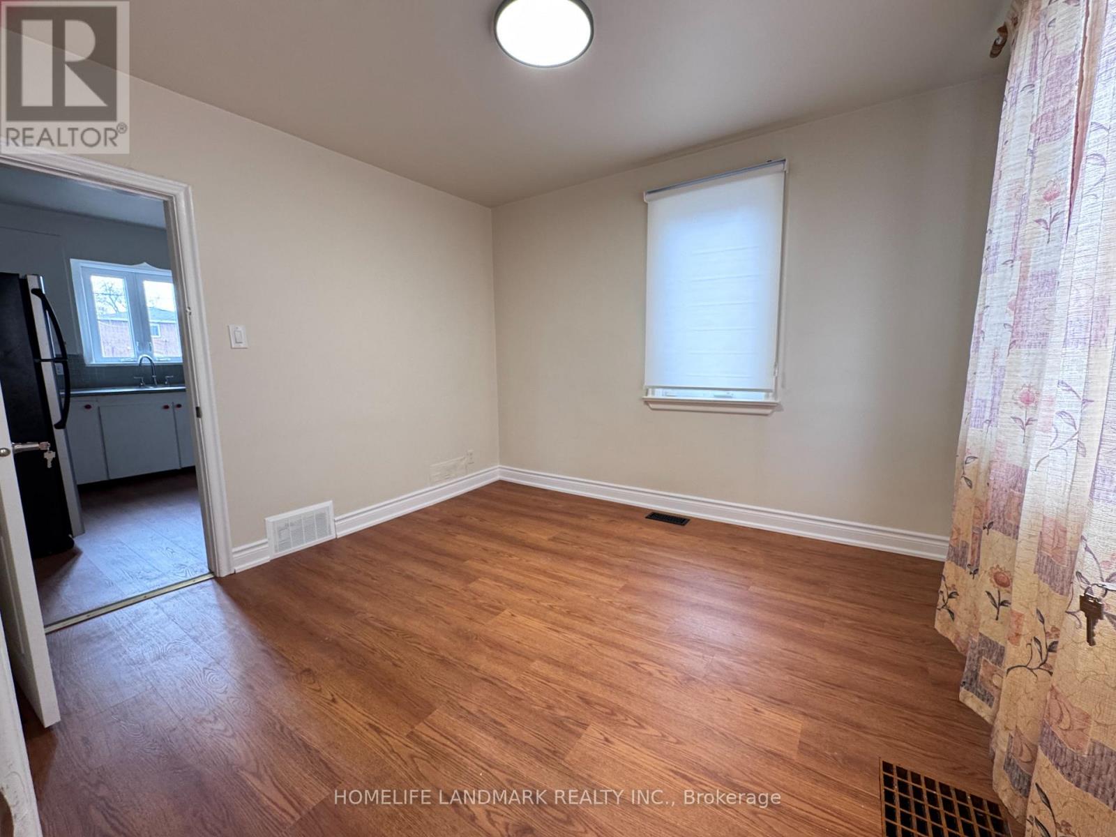 121 Bishop Avenue, Toronto, Ontario  M2M 1Z6 - Photo 11 - C12916552