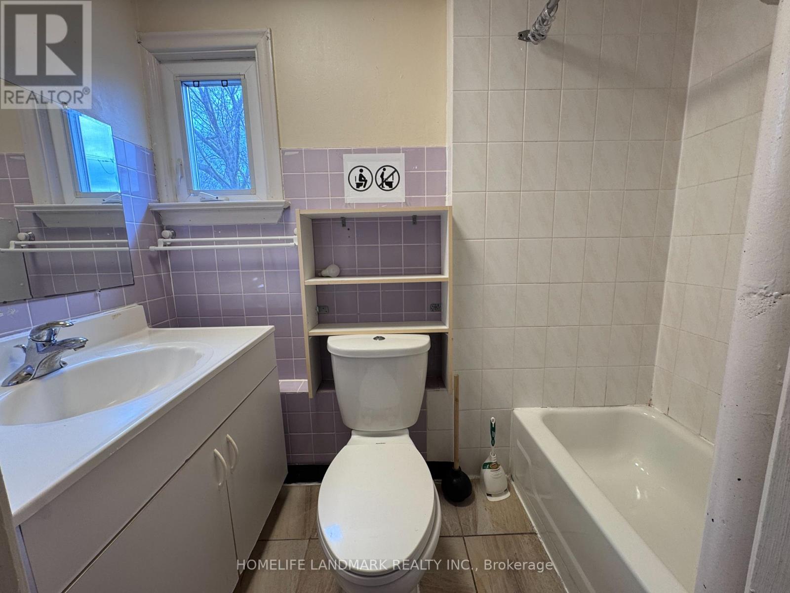 121 Bishop Avenue, Toronto, Ontario  M2M 1Z6 - Photo 8 - C12916552