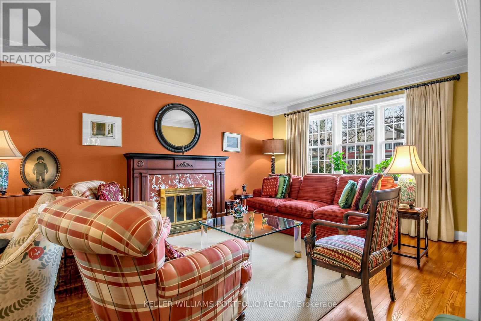 22 Glen Cedar Road, Toronto, Ontario  M6C 3G1 - Photo 5 - C12916556