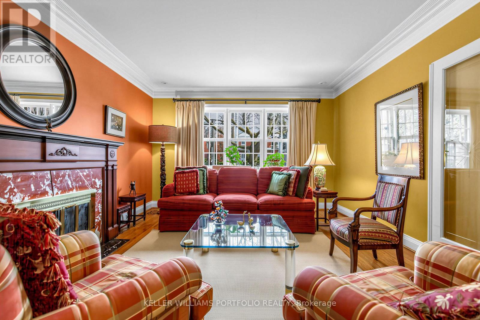 22 Glen Cedar Road, Toronto, Ontario  M6C 3G1 - Photo 6 - C12916556