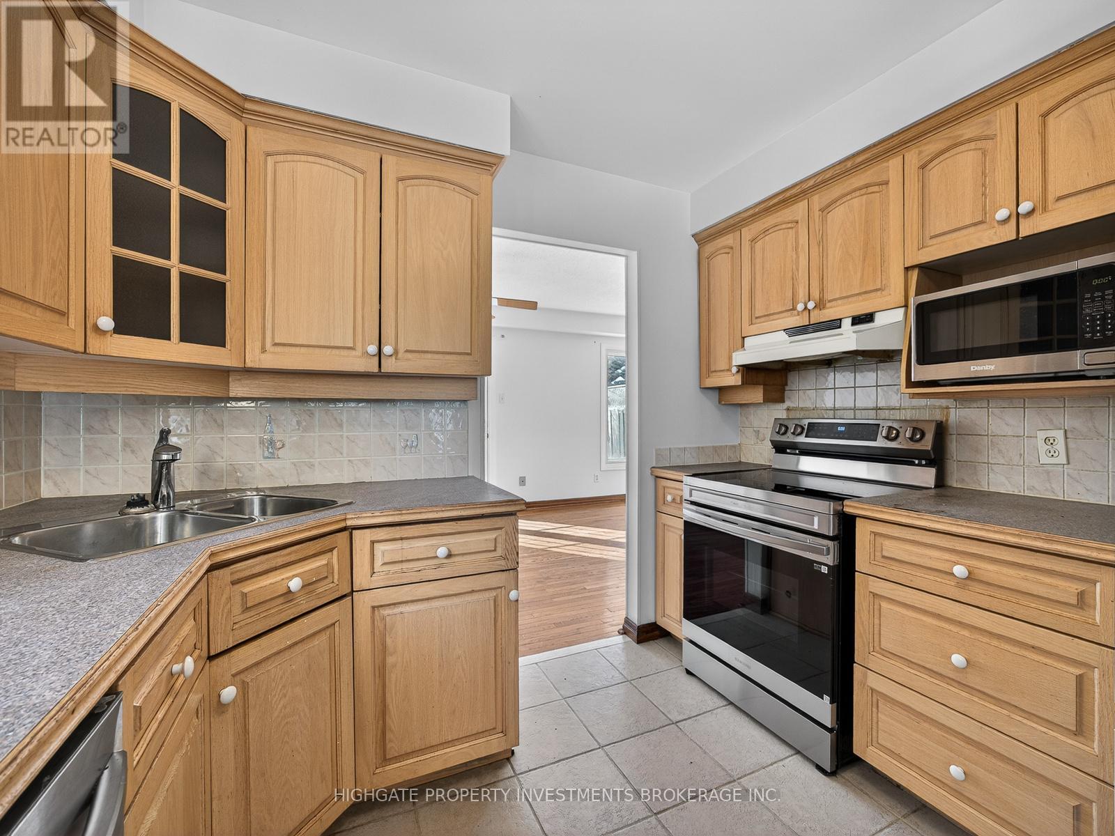 739 Edgewood Road, Pickering, Ontario  L1V 2Z7 - Photo 11 - E12916468