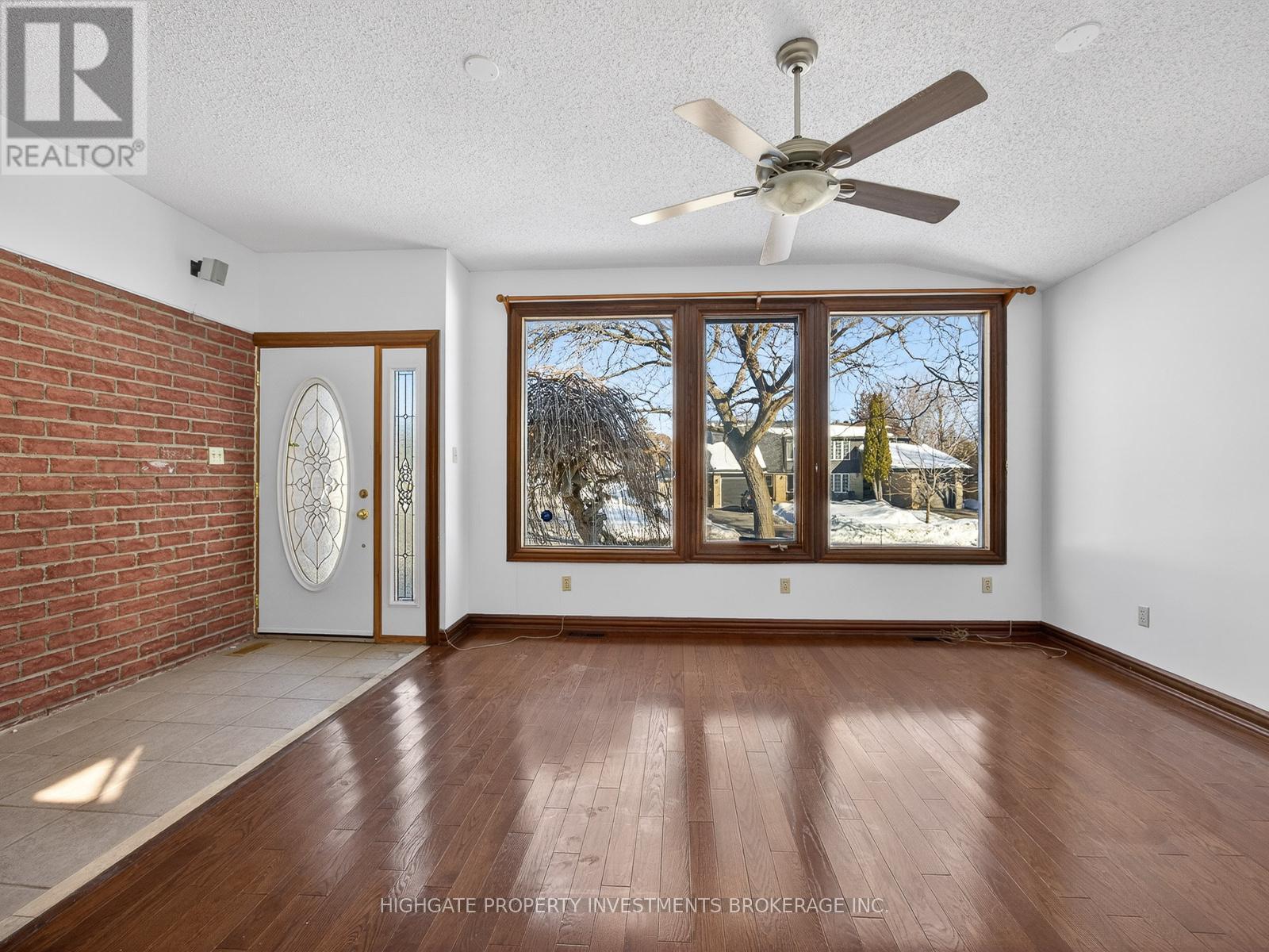 739 Edgewood Road, Pickering, Ontario  L1V 2Z7 - Photo 4 - E12916468