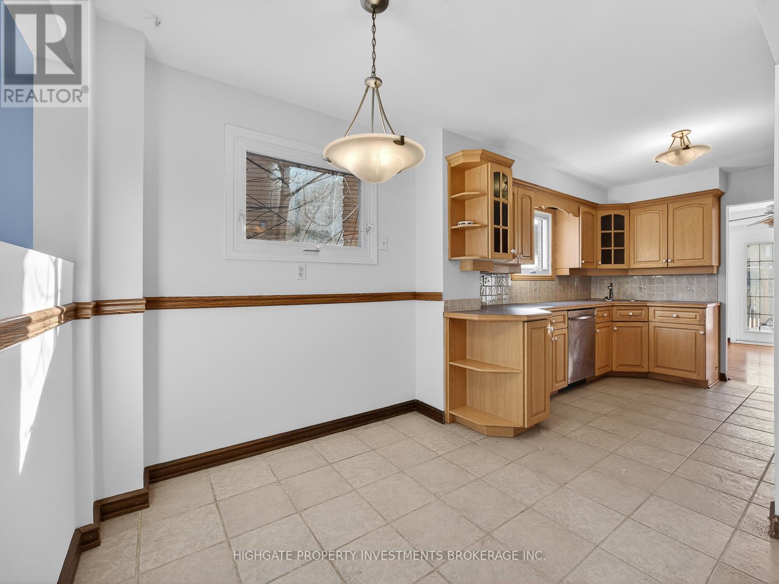 739 Edgewood Road, Pickering, Ontario  L1V 2Z7 - Photo 6 - E12916468