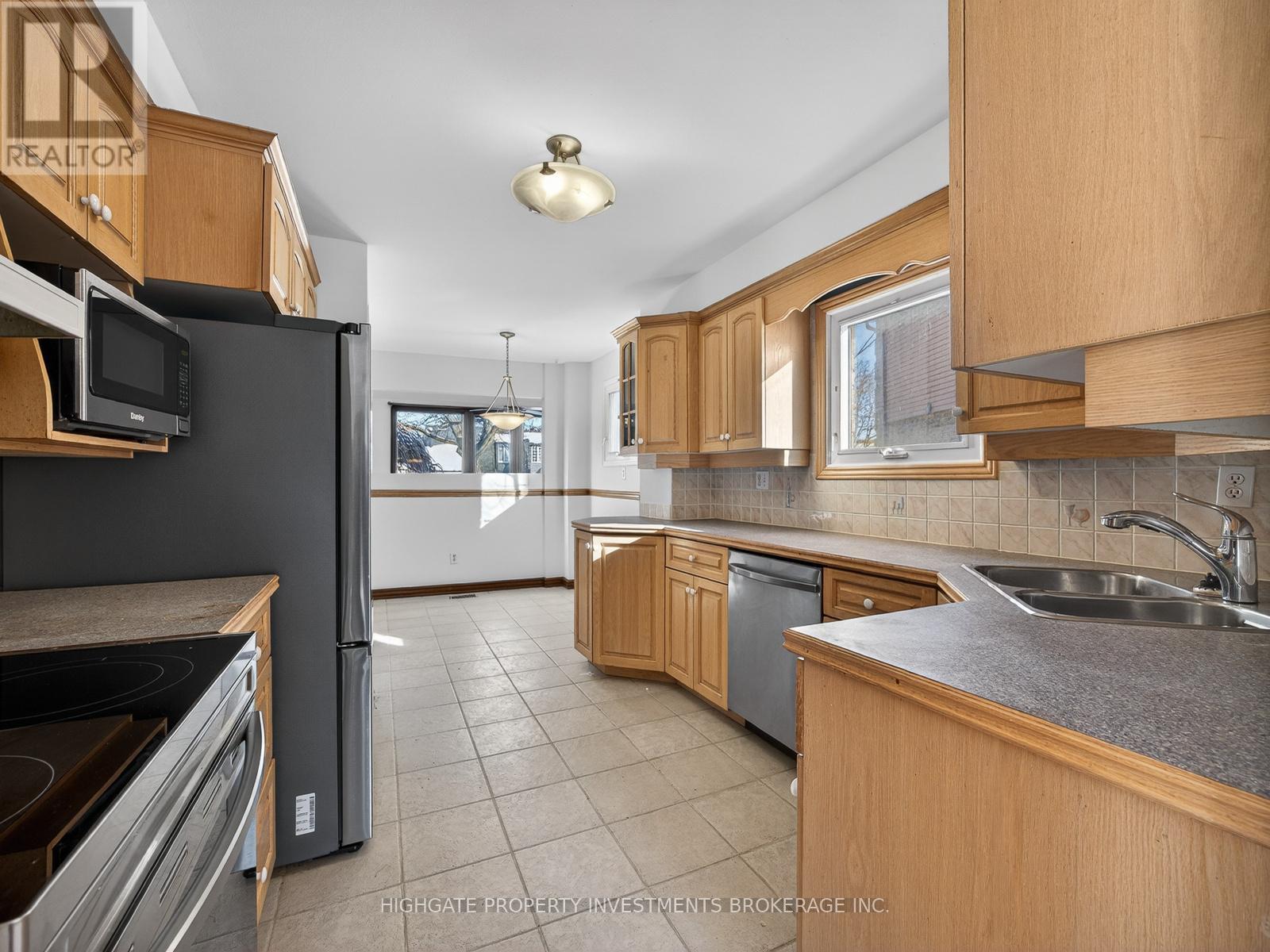 739 Edgewood Road, Pickering, Ontario  L1V 2Z7 - Photo 9 - E12916468