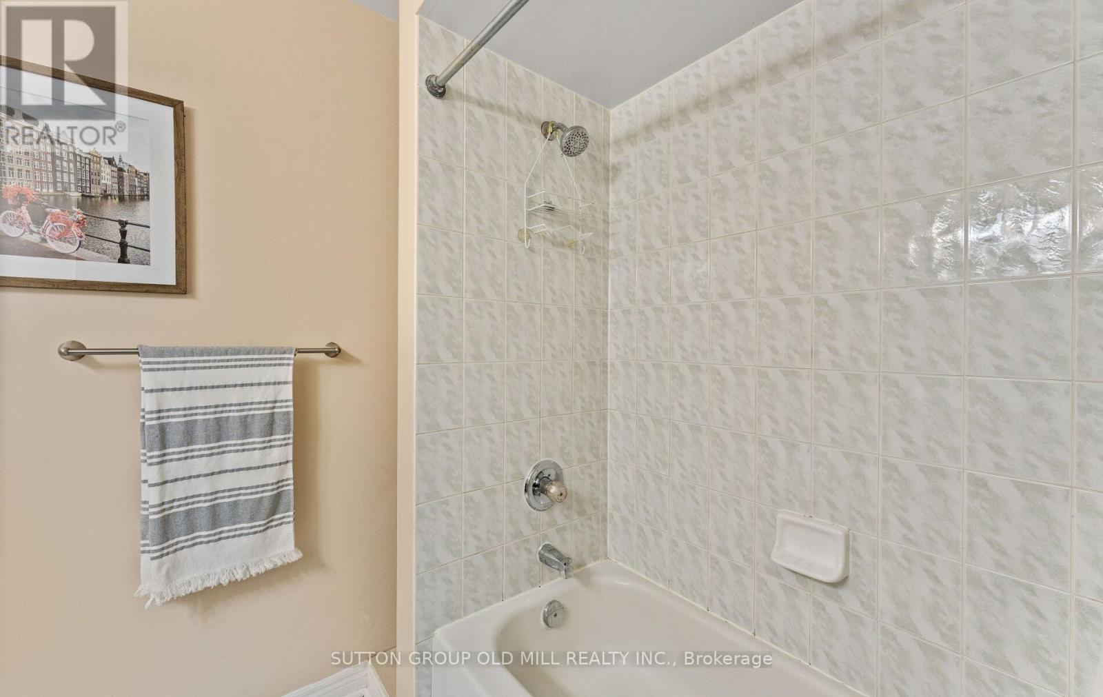 15 Katrina Court, Toronto, Ontario  M6L 3G3 - Photo 35 - W12901560