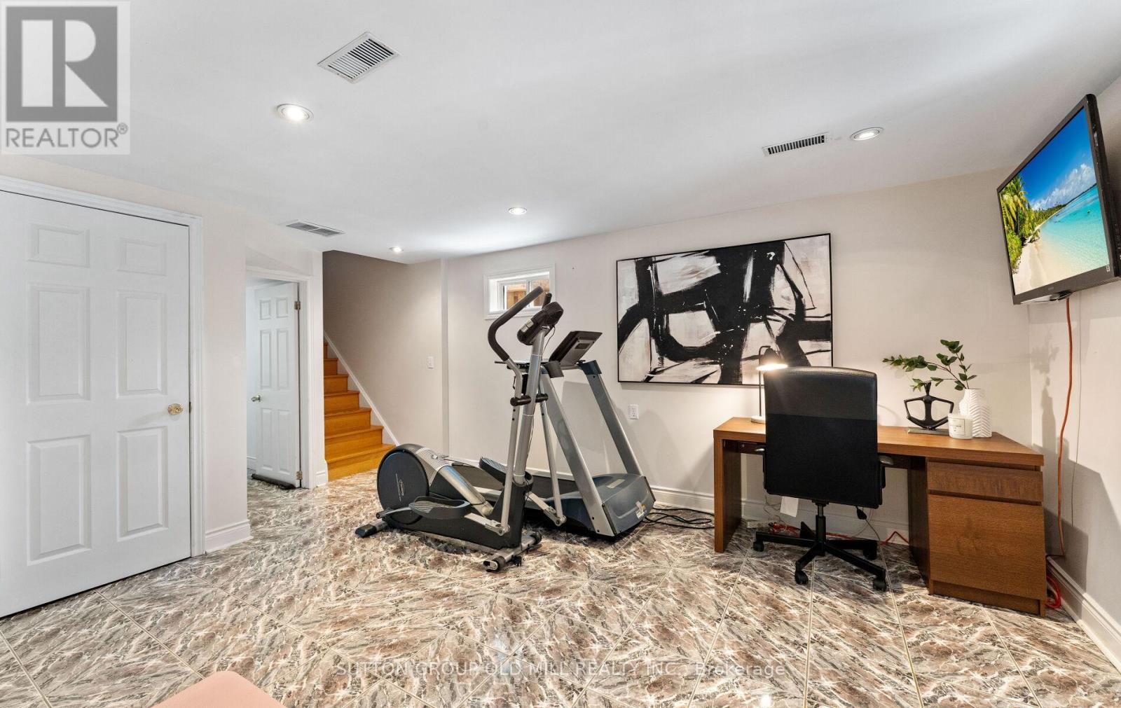 15 Katrina Court, Toronto, Ontario  M6L 3G3 - Photo 41 - W12901560