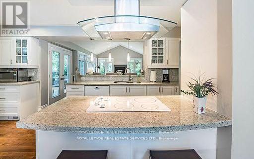 153 Elliott Street, Brampton, Ontario  L6Y 1W7 - Photo 8 - W12913838