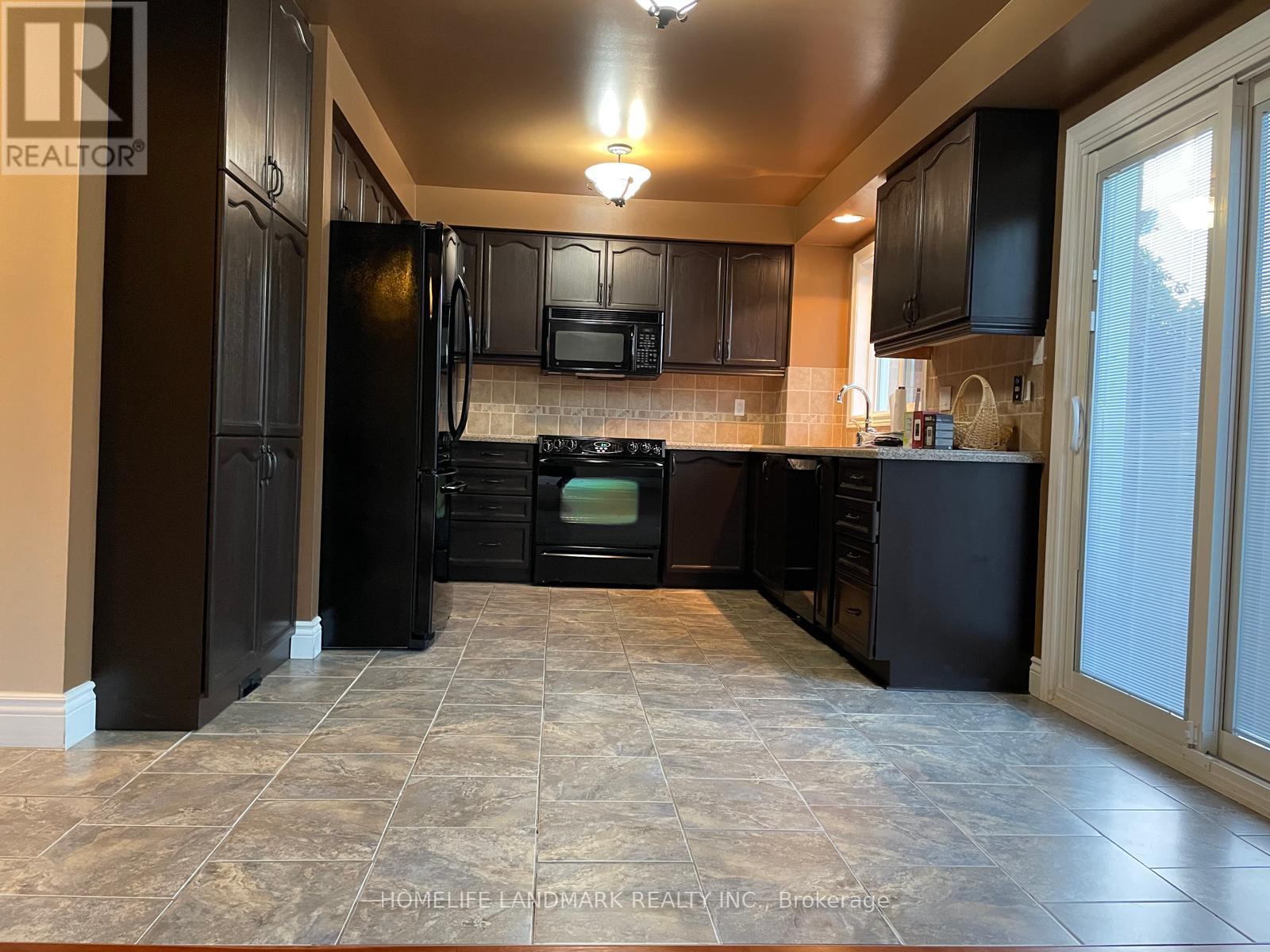 26 Beechbrooke Way, Aurora, Ontario  L4G 6N7 - Photo 3 - N12916462