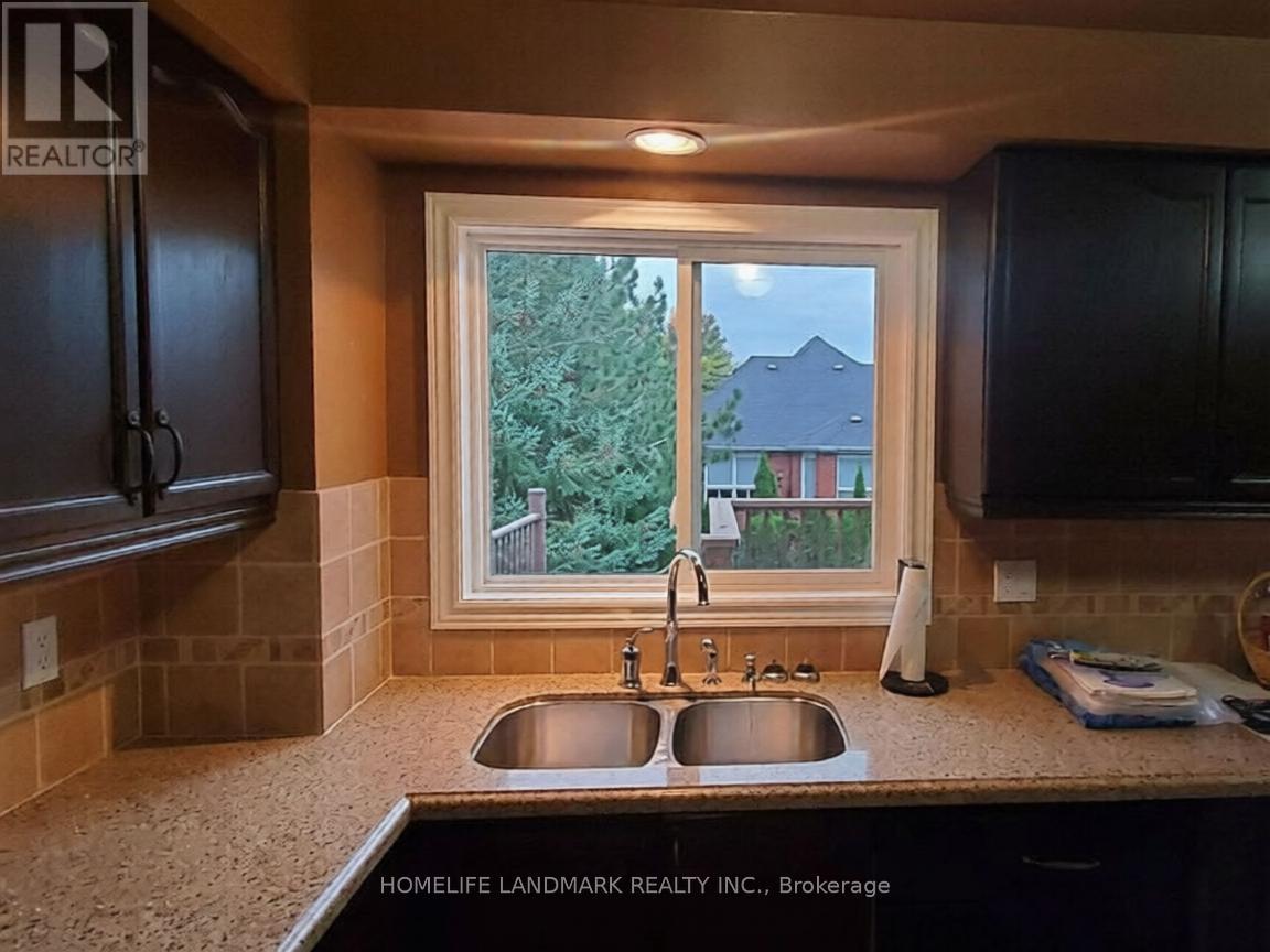 26 Beechbrooke Way, Aurora, Ontario  L4G 6N7 - Photo 7 - N12916462