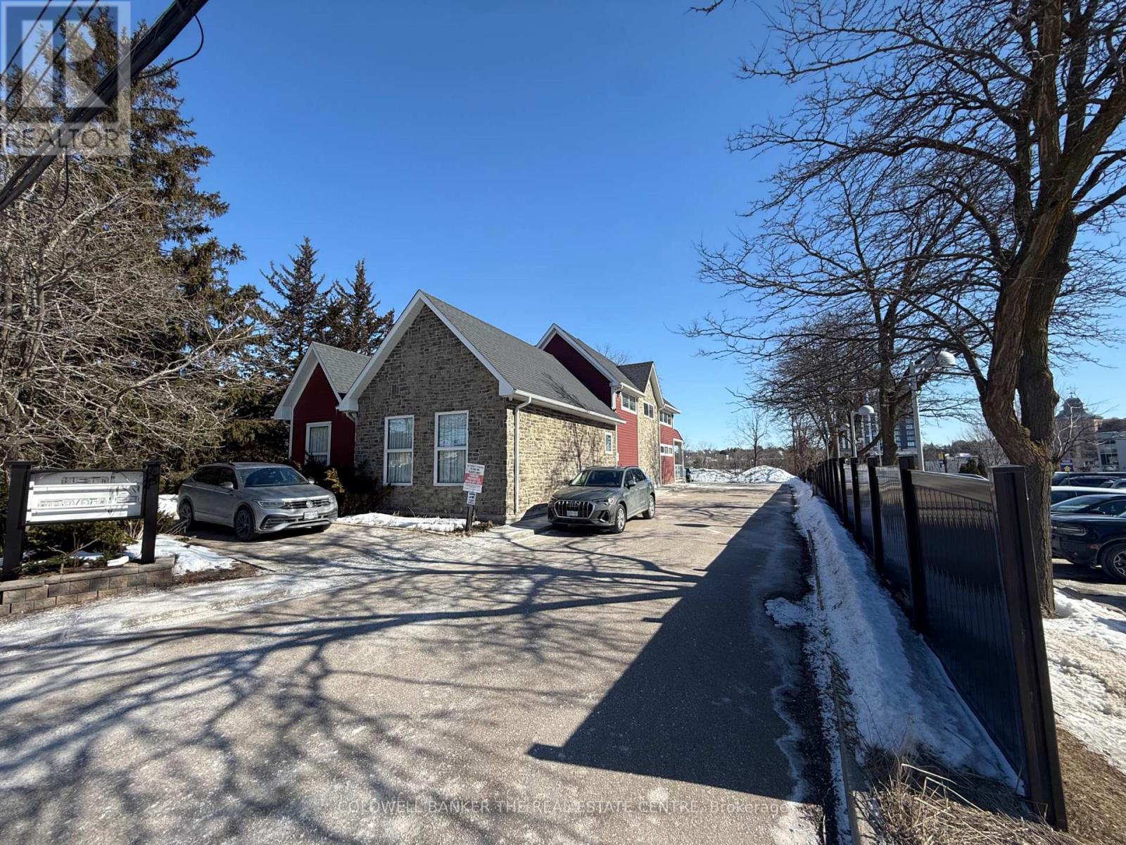 23 BOLTON AVENUE, Newmarket, Ontario