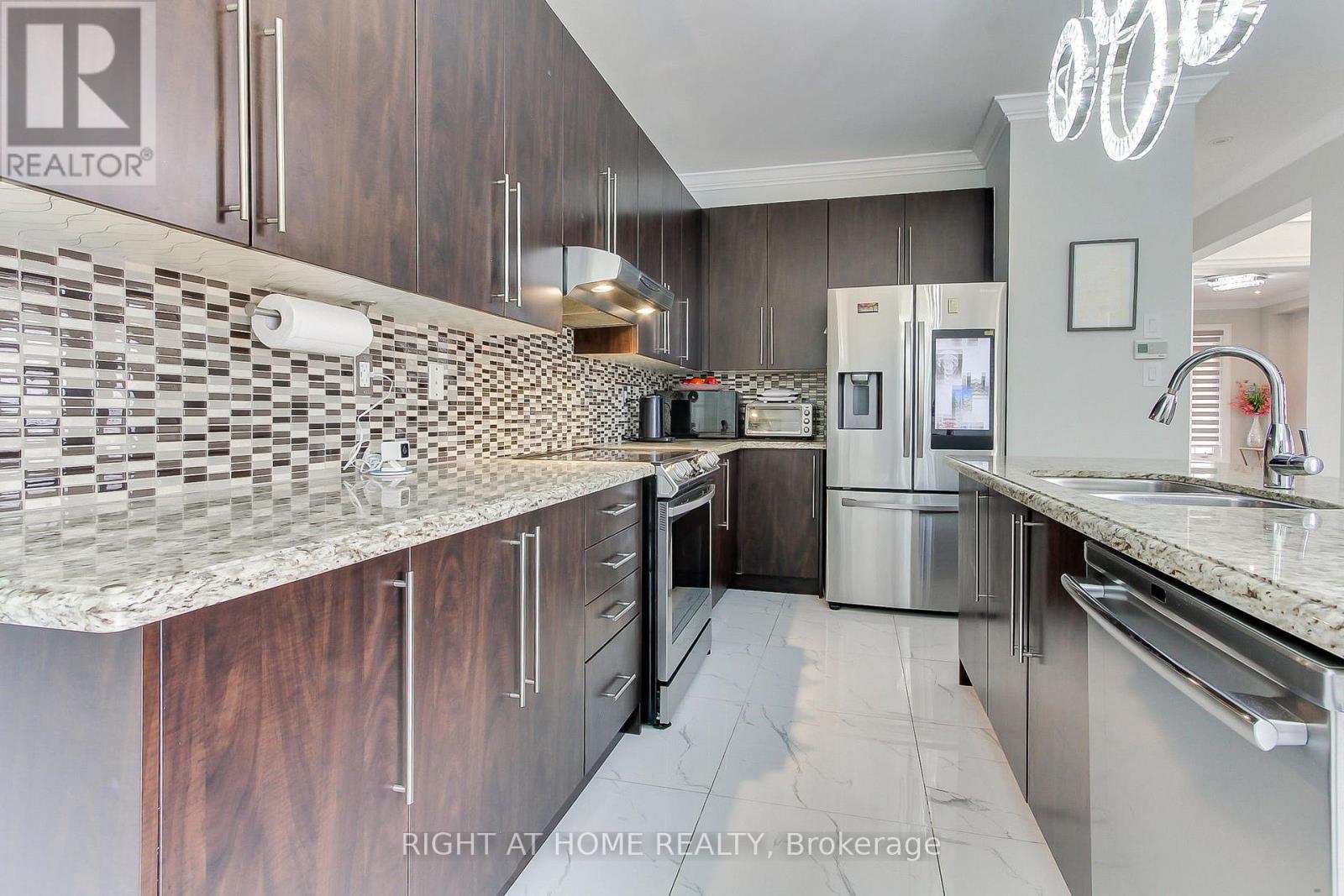 109 Vipond Way, Bradford West Gwillimbury (Bradford), Ontario  L3Z 0G5 - Photo 18 - N12916484