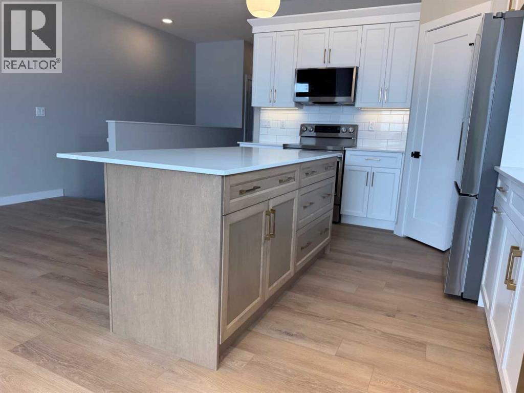 139 Gray Close, Sylvan Lake, Alberta  T4S 0W4 - Photo 3 - A2247375