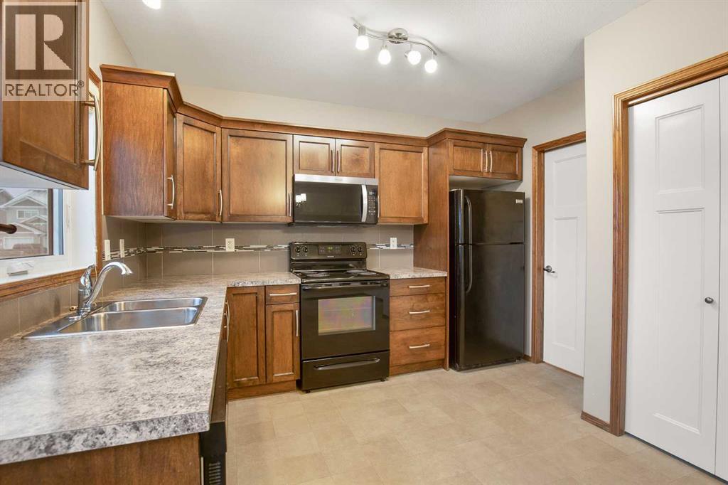 13 Crimson Court, Blackfalds, Alberta  T4M 0A7 - Photo 10 - A2274136