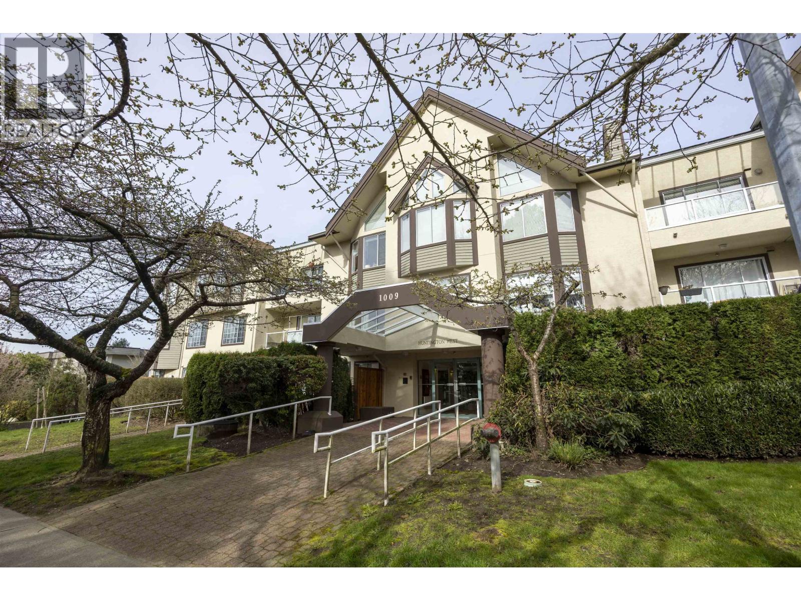 304 1009 HOWAY STREET, New Westminster, British Columbia