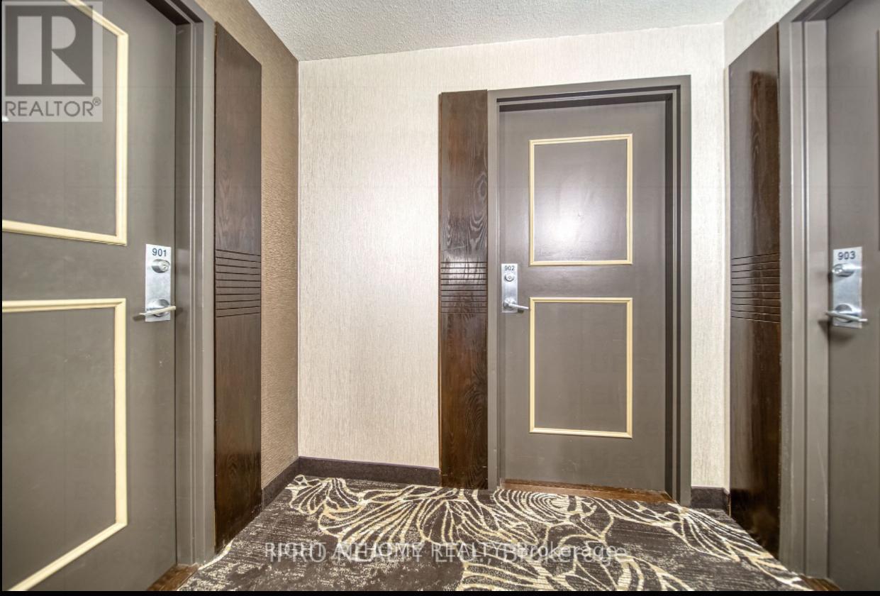 902 - 2365 Central Park Drive, Oakville, Ontario  L6H 0C7 - Photo 2 - W12916456