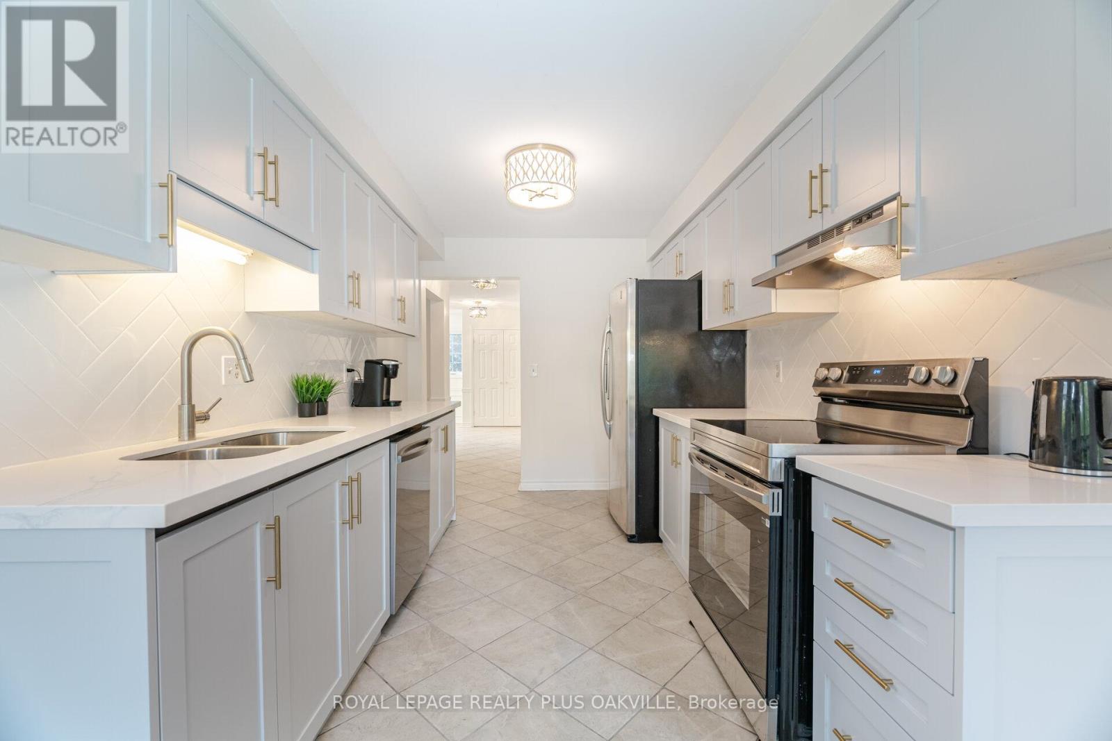 1294 Hammond Street, Burlington, Ontario  L7S 2C5 - Photo 15 - W12916494