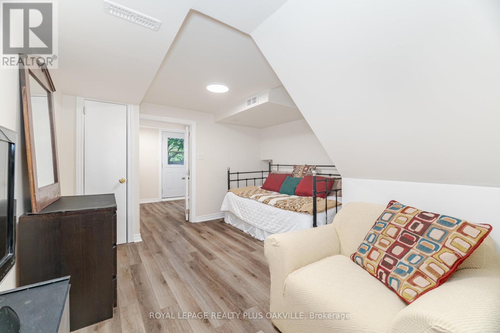 1294 Hammond Street, Burlington, Ontario  L7S 2C5 - Photo 44 - W12916494