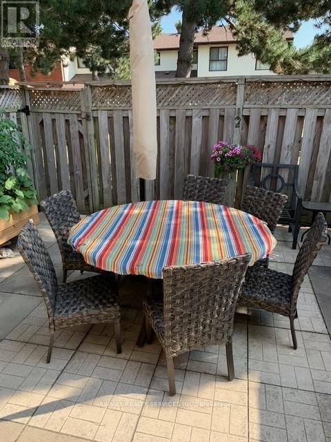 8 Collins Crescent, Brampton, Ontario  L6V 3M9 - Photo 31 - W12916504