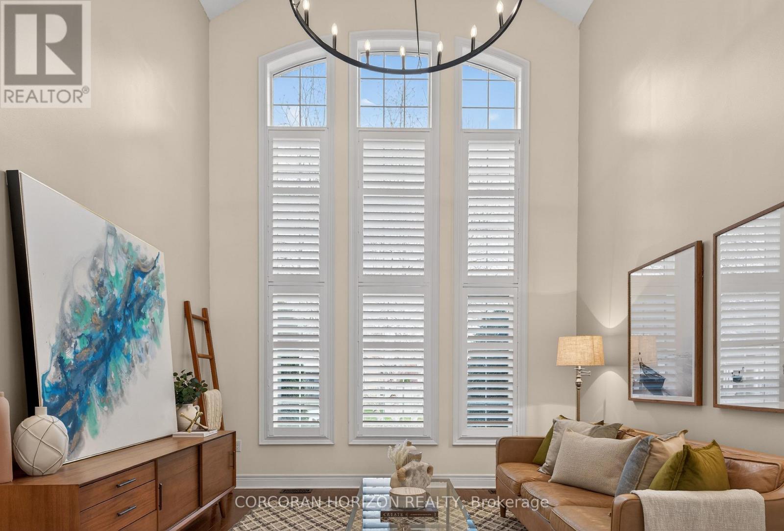 3285 Liptay Avenue, Oakville, Ontario  L6M 0N1 - Photo 3 - W12916520