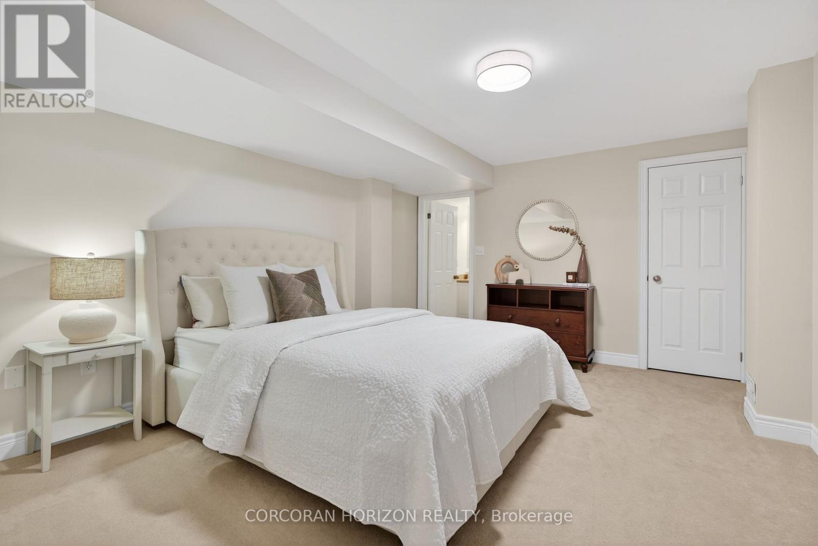 3285 Liptay Avenue, Oakville, Ontario  L6M 0N1 - Photo 32 - W12916520