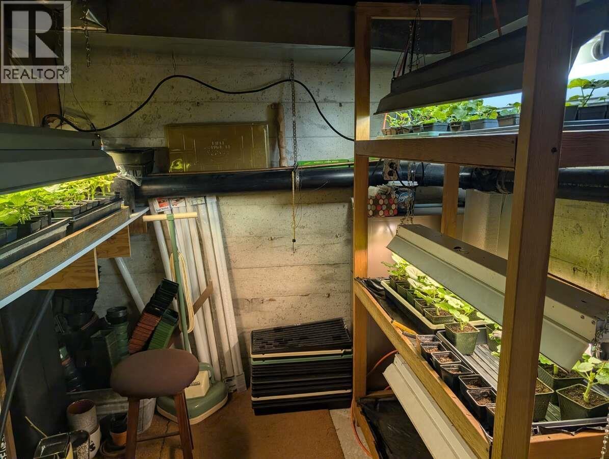 1498 Chamberlain Drive, North Vancouver, British Columbia  V7K 1P6 - Photo 25 - R3071019