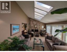 1498 CHAMBERLAIN DRIVE, North Vancouver, British Columbia