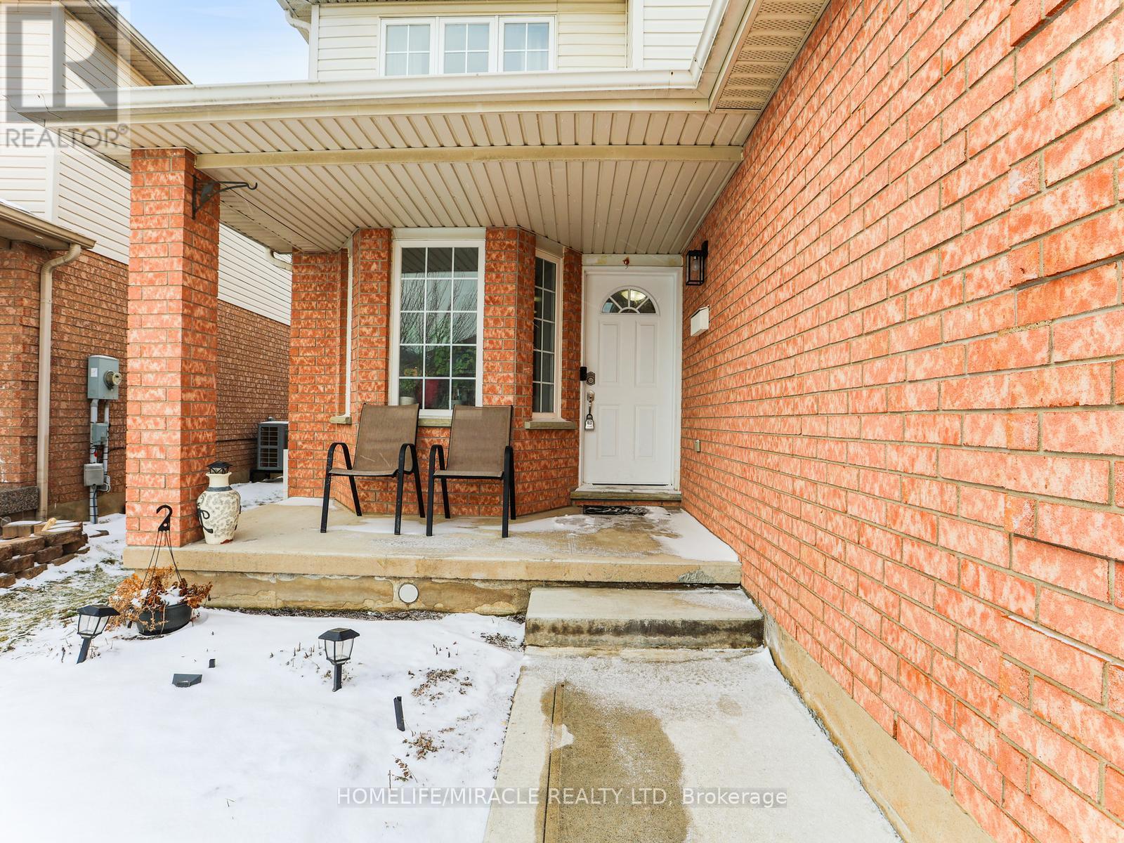 154 Deerpath Drive, Guelph, Ontario  N1K 1W9 - Photo 3 - X12916500