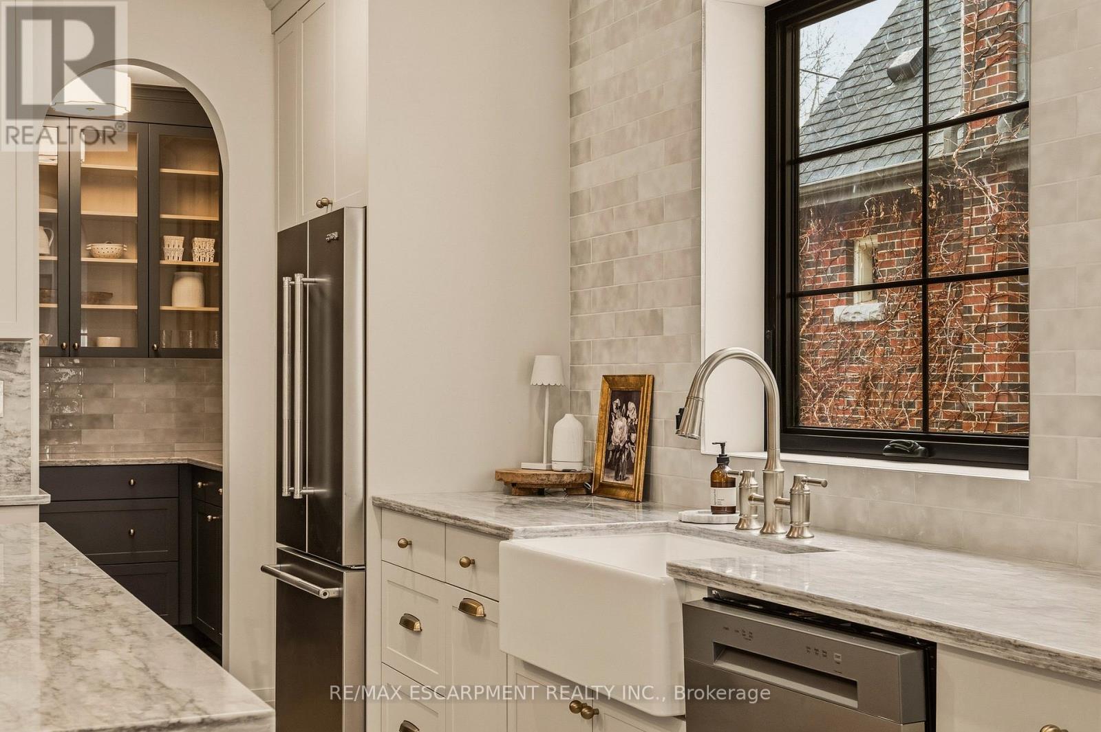 30 Matilda Street N, Hamilton, Ontario  L9H 2Z1 - Photo 13 - X12916516