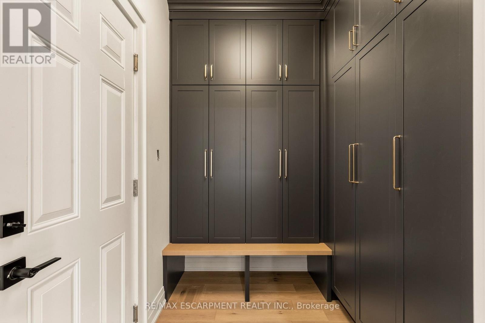 30 Matilda Street N, Hamilton, Ontario  L9H 2Z1 - Photo 22 - X12916516